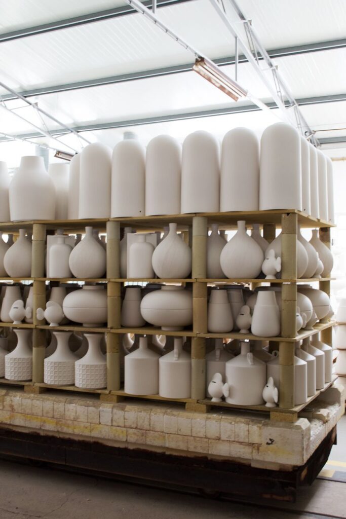 Quartz and china clay in ceramic and sanitaryware production